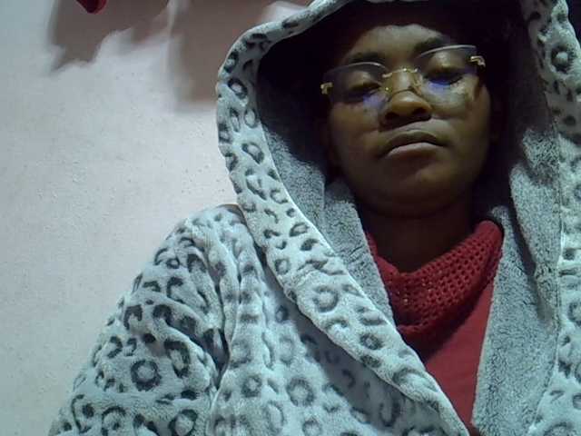 Angelinah75 live cam on BongaCams