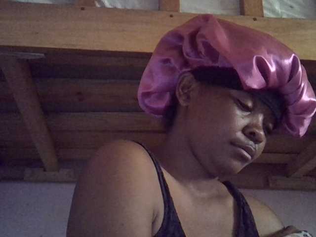 Angelinah75 live cam on BongaCams