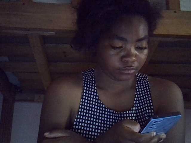 Angelinah75