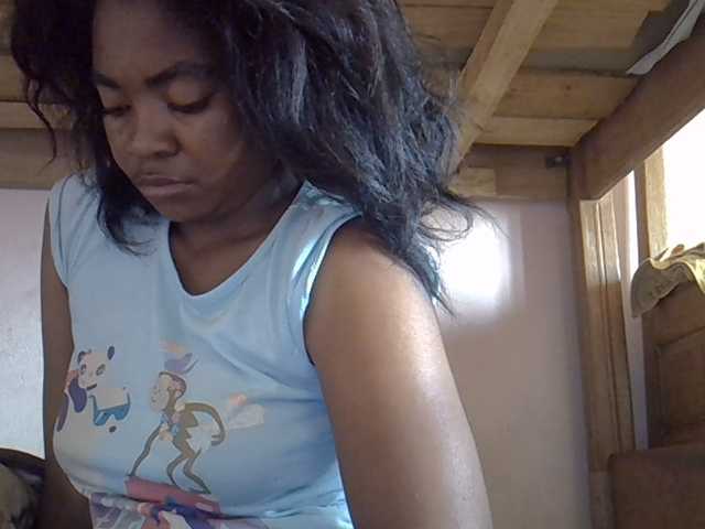 Angelinah75