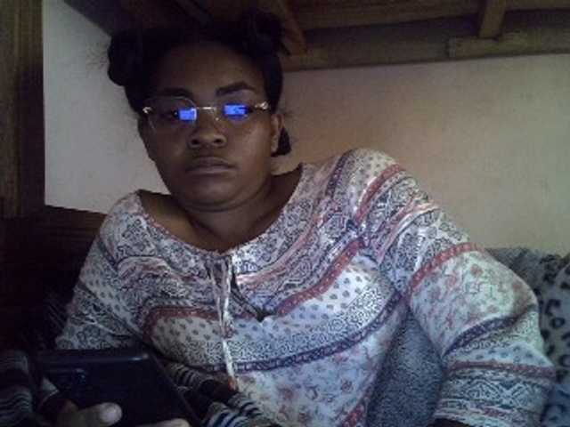Angelinah75