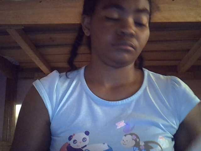 Angelinah75