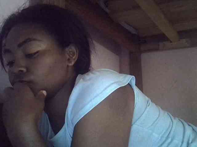 Angelinah75 webcam