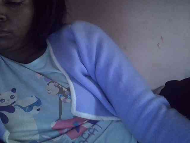 Angelinah75 webcam