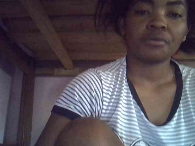 Angelinah75 webcam