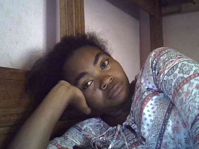 Angelinah75 webcam