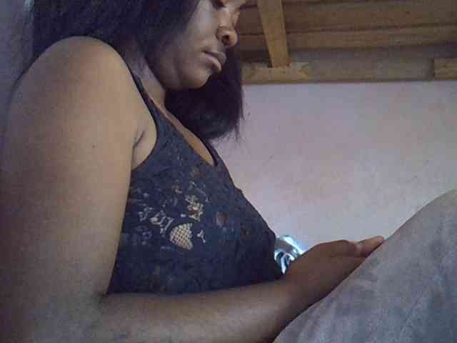 Angelinah75 webcam