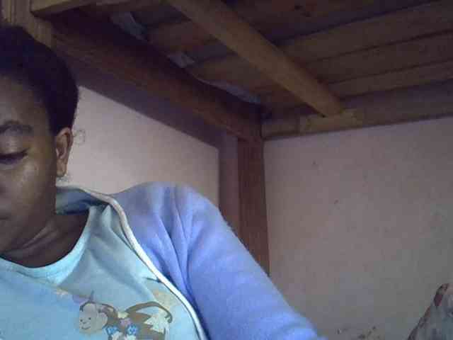 Angelinah75 webcam