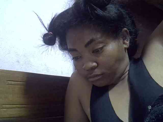 Angelinah75 webcam