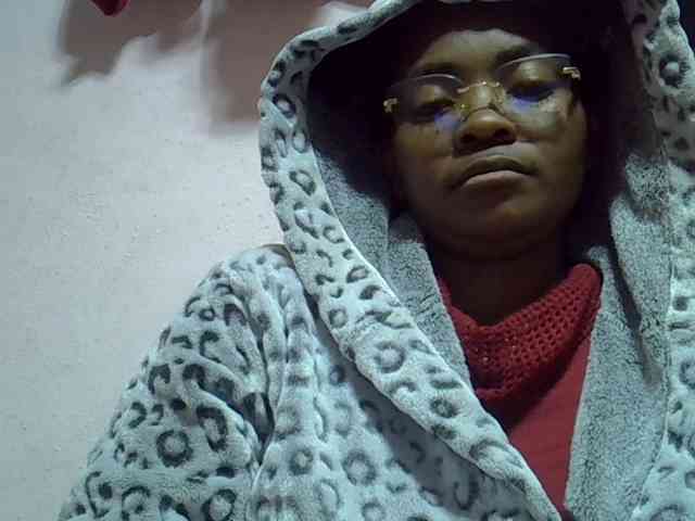 Angelinah75 webcam