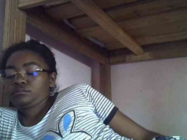 Modèle: Angelinah75