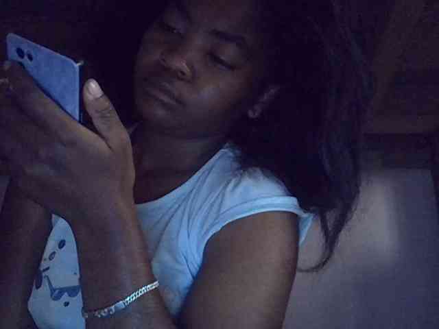 Angelinah75 webcam