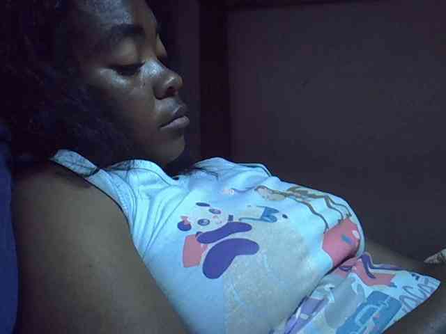 Angelinah75 webcam