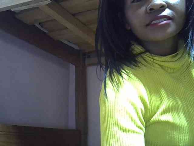Angelinah75 webcam