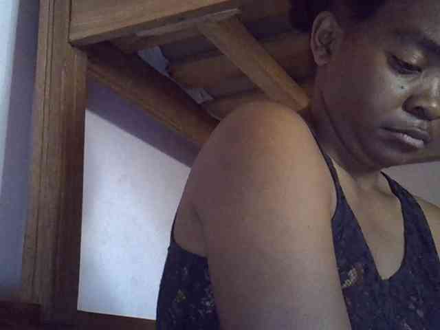 Angelinah75 webcam