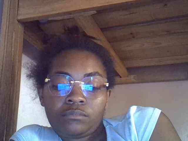 Angelinah75 webcam