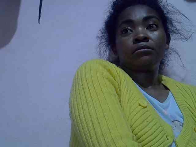 Angelinah75 webcam