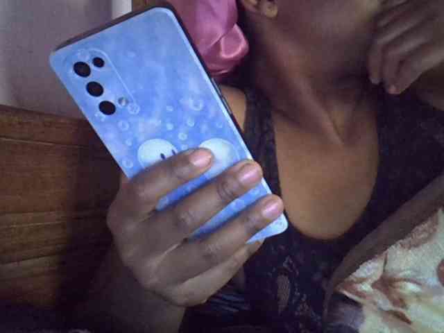 Angelinah75 webcam