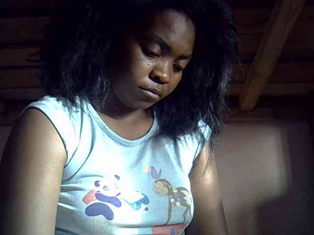 Angelinah75 webcam