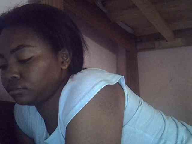Angelinah75 webcam