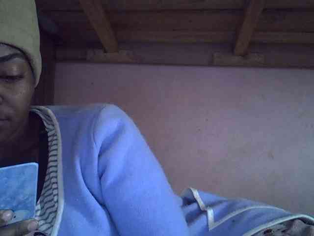 Angelinah75 webcam