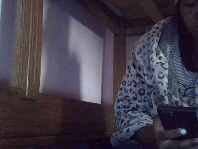 Angelinah75 webcam