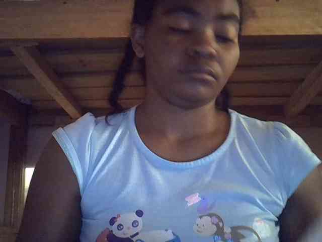 Angelinah75 webcam