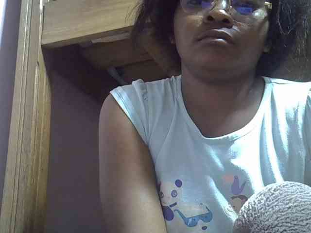 Angelinah75 webcam