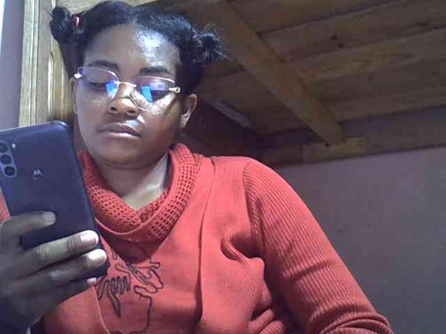 Angelinah75 webcam