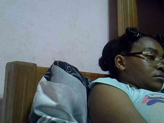 Angelinah75 webcam