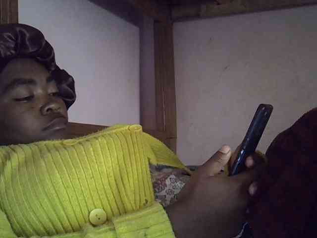 Angelinah75 webcam