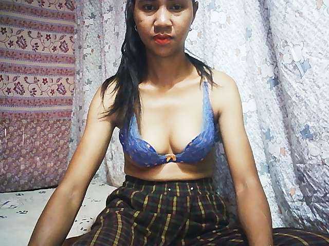 Ginahhot live cam on BongaCams