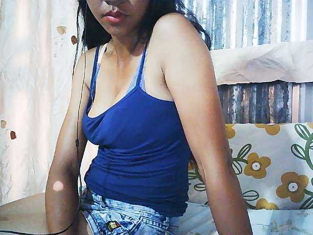 Ginahhot live cam on BongaCams