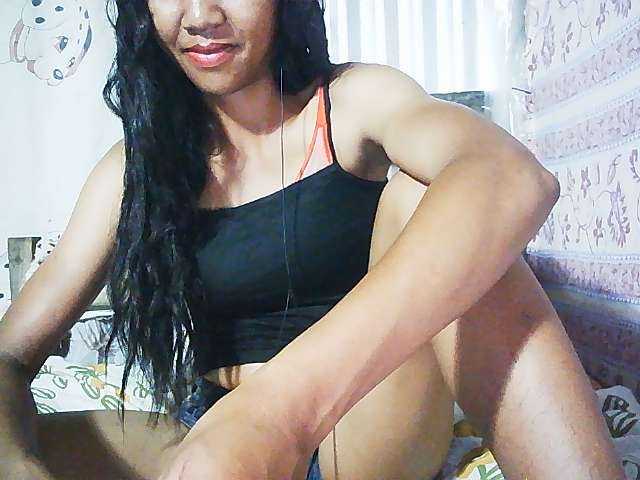 Ginahhot live cam on BongaCams