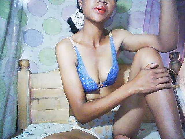 Ginahhot live cam on BongaCams