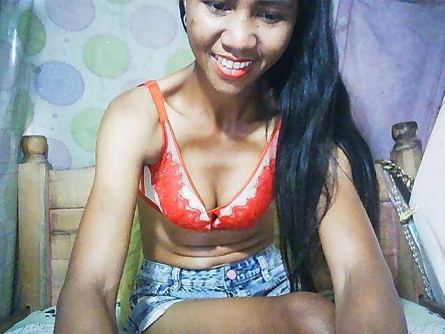 Ginahhot live webcam show