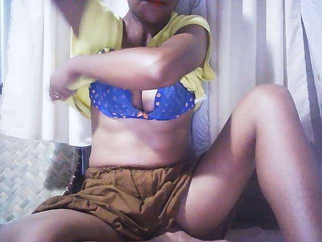 Ginahhot live cam on BongaCams