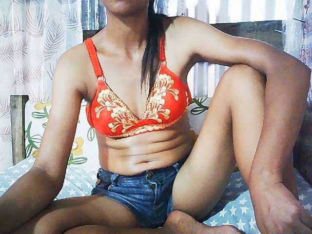 Ginahhot live cam on BongaCams