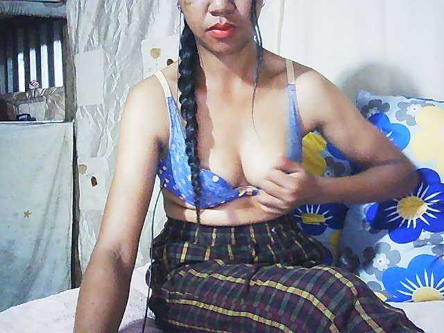 Ginahhot live cam on BongaCams