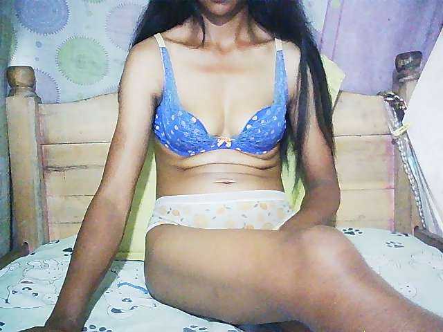Ginahhot live webcam show