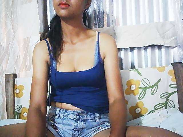 Ginahhot live cam on BongaCams