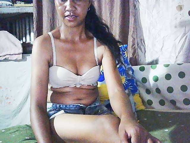 Ginahhot live cam on BongaCams
