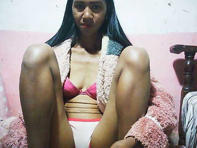 Ginahhot live cam on BongaCams