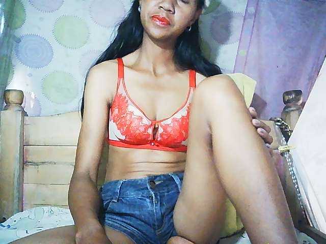 Ginahhot live cam on BongaCams