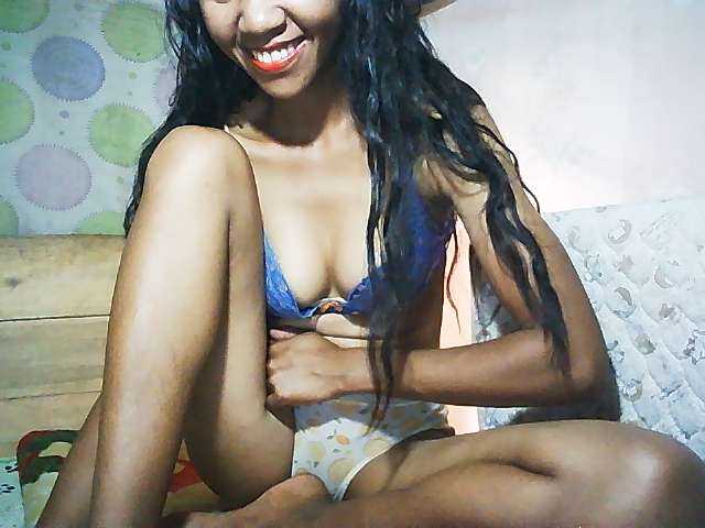 Ginahhot live webcam show