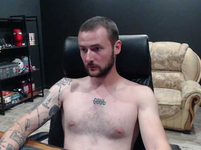 MihasikD live webcam show