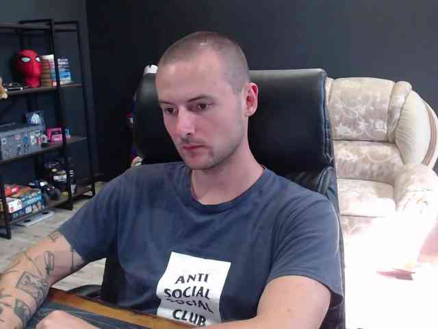 MihasikD Sex Cam Show
