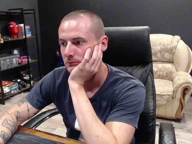 MihasikD Sex Cam Show
