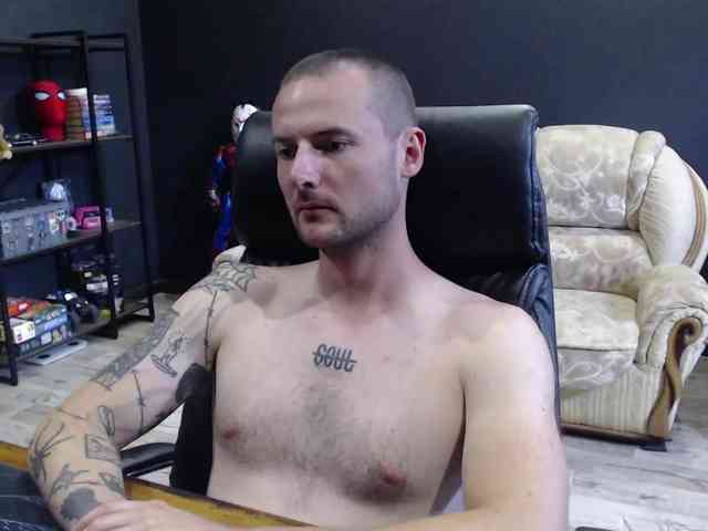 MihasikD Sex Cam Show