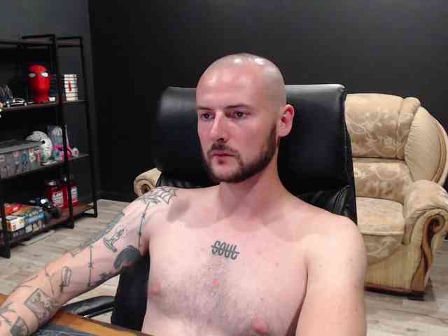 MihasikD Live Webcam on BongaCams